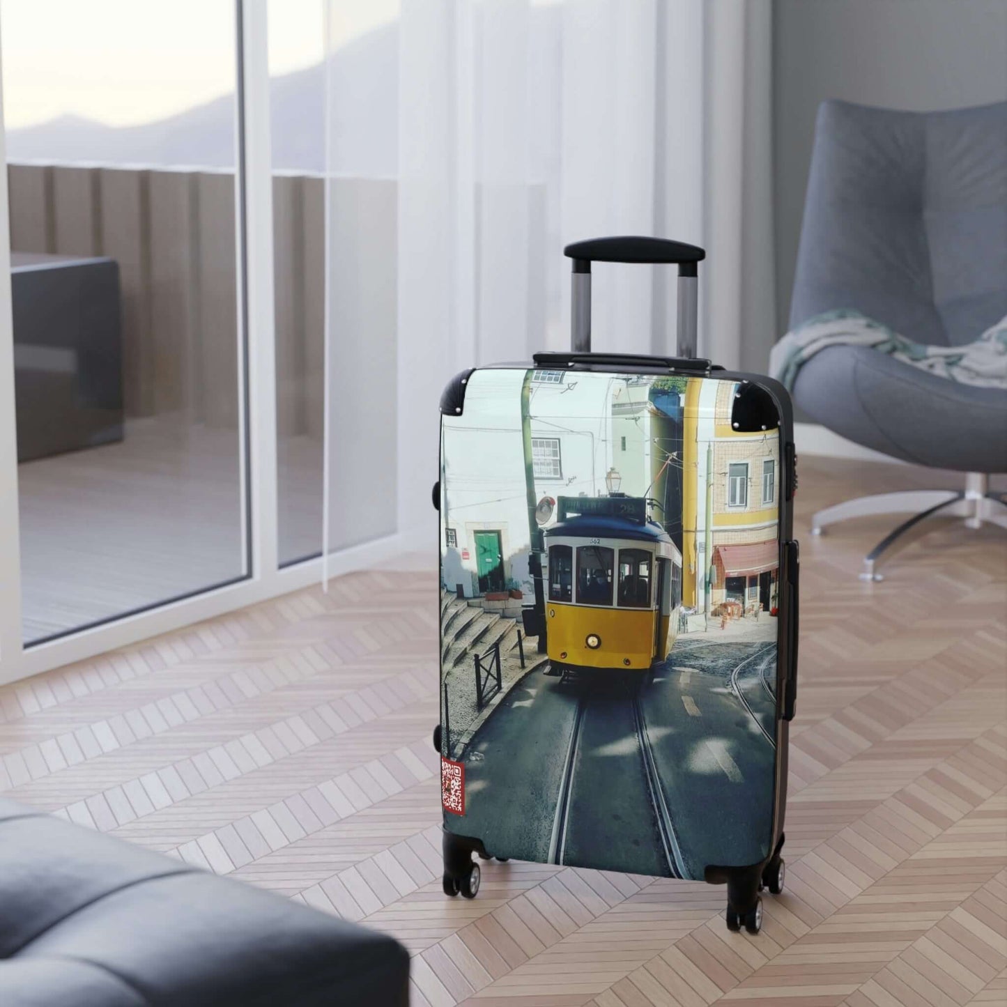 Remodelado Tram | Portugal | Suitcases