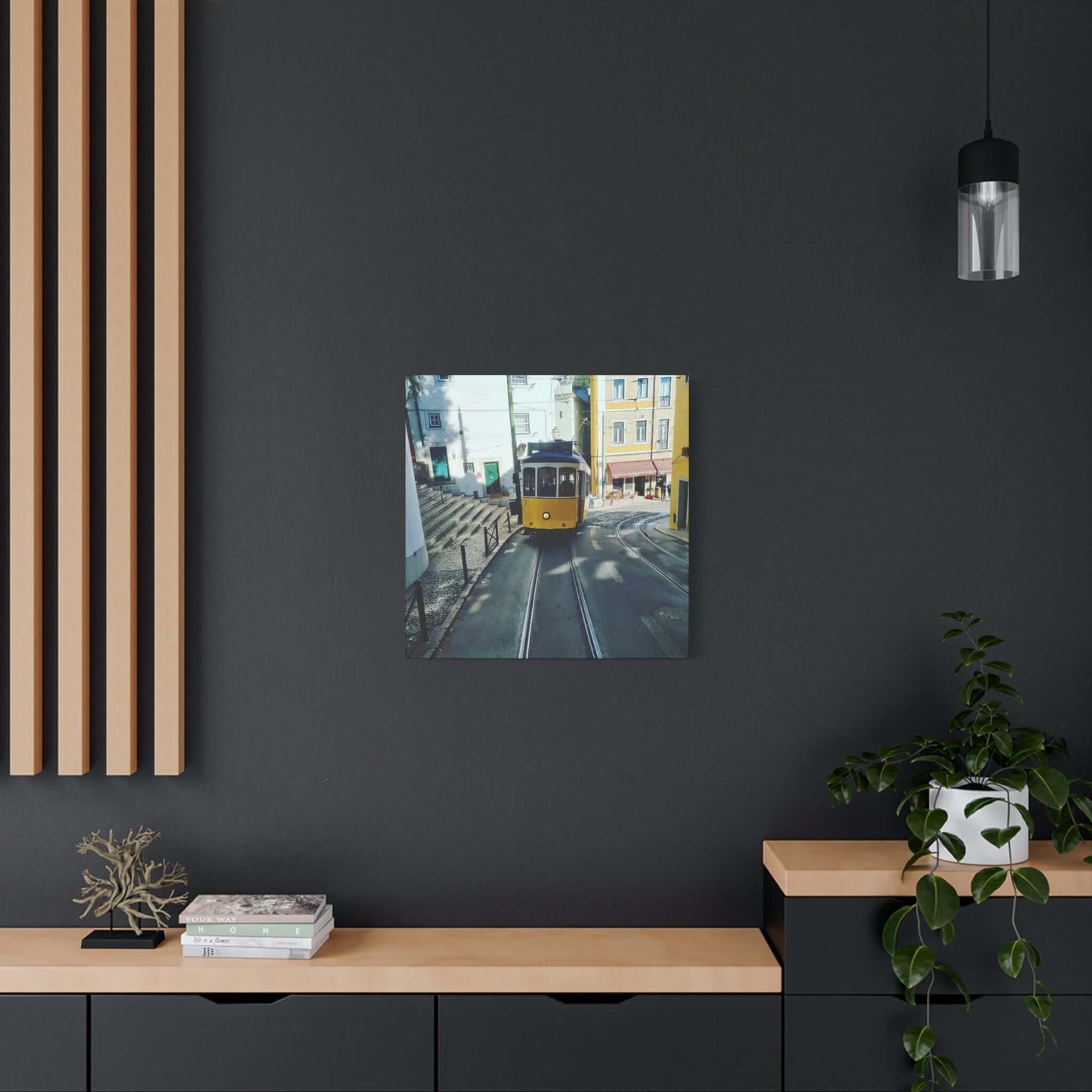 Remodelado Tram | Portugal | Canvas
