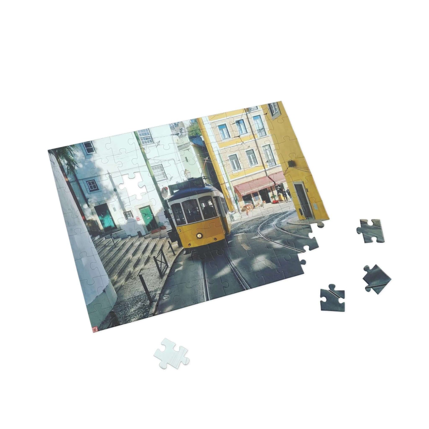 Remodelado Tram | Portugal | Puzzle (96, 252, 500, 1000-Piece)