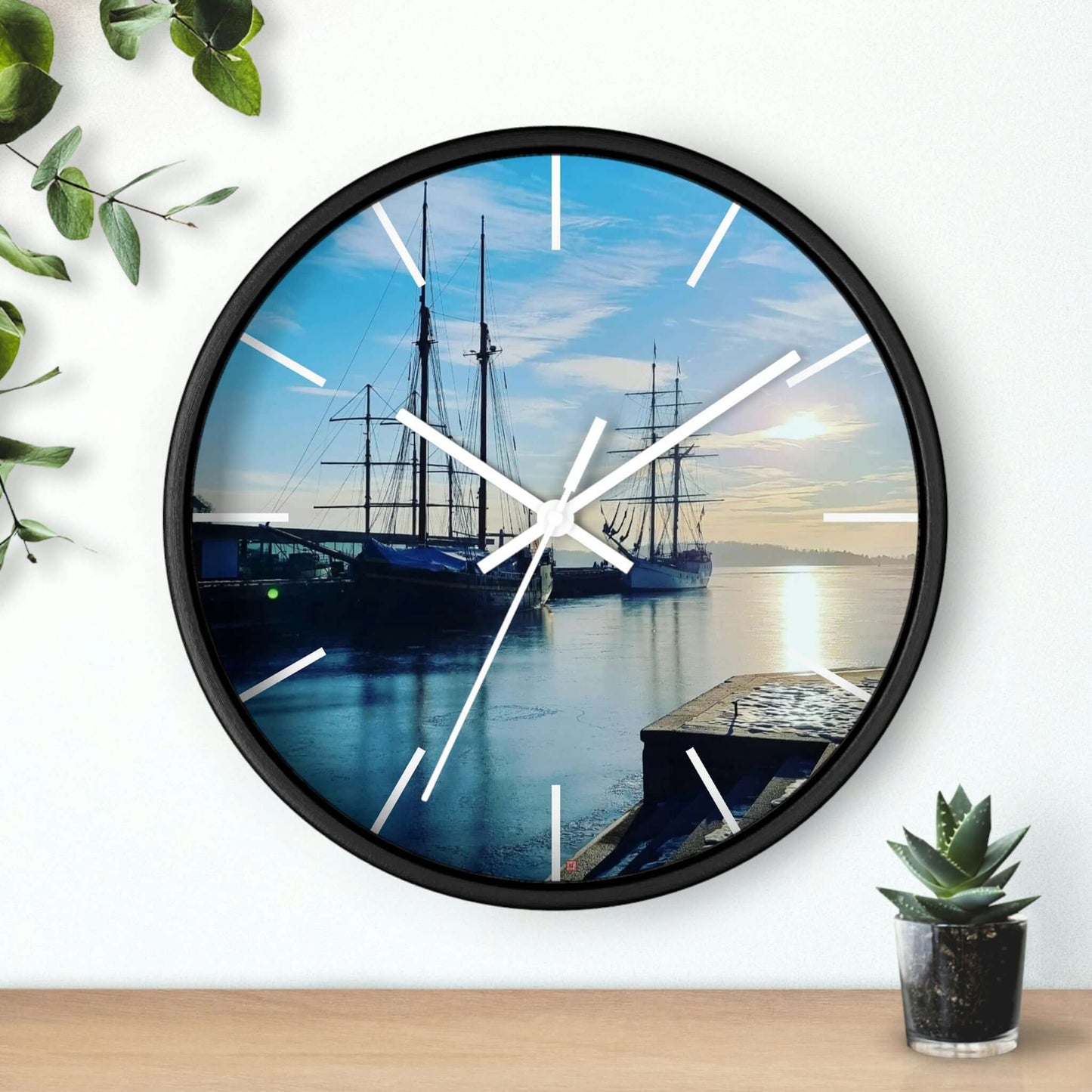Honnørbrygga | Norway | Wall clock