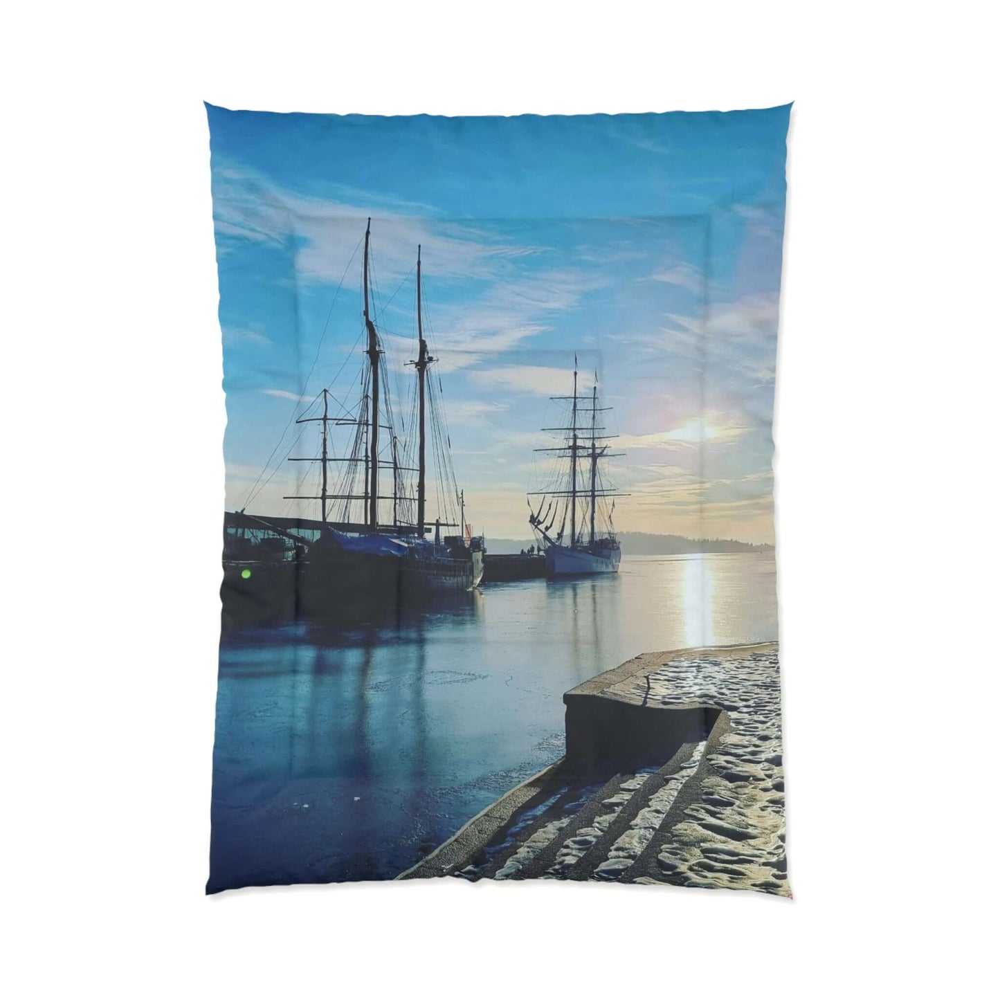 Honnørbrygga | Norway | Comforter