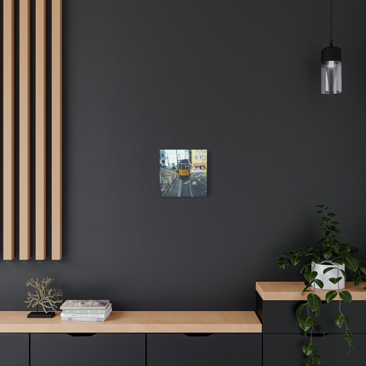Remodelado Tram | Portugal | Canvas