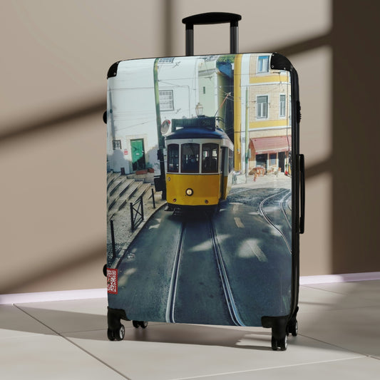 Remodelado Tram | Portugal | Suitcases