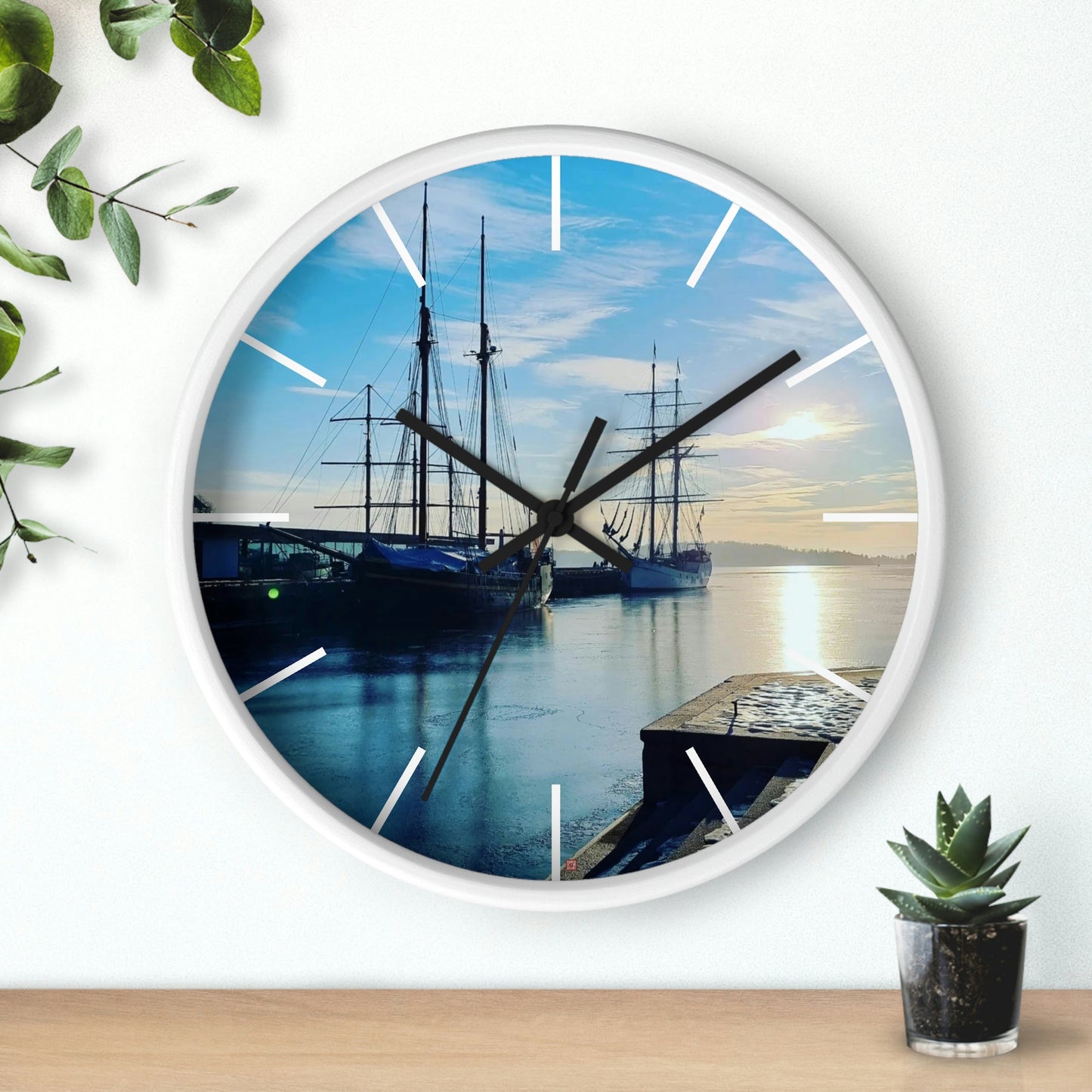 Honnørbrygga | Norway | Wall clock