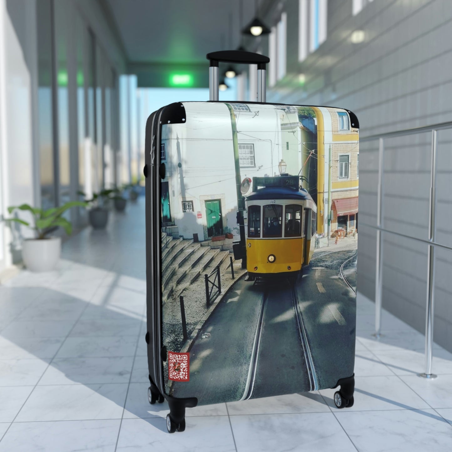 Remodelado Tram | Portugal | Suitcases