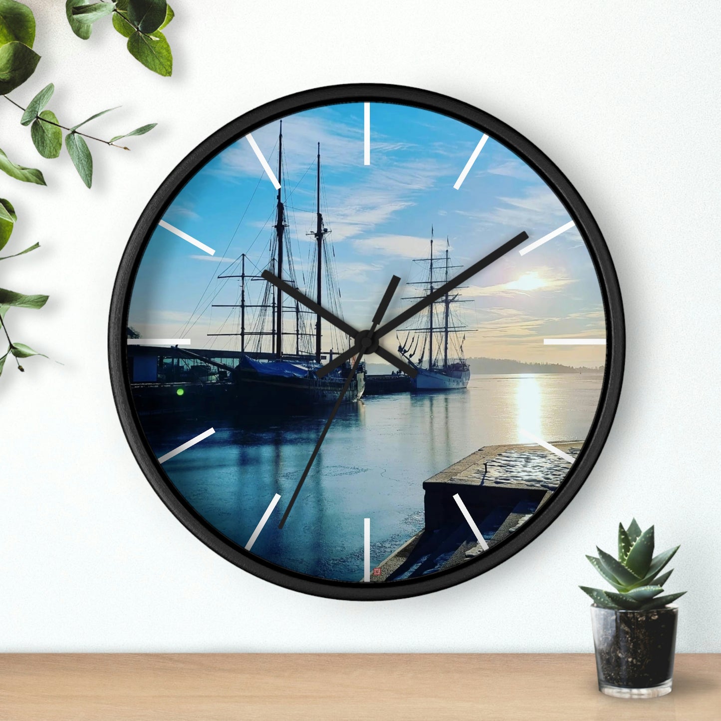Honnørbrygga | Norway | Wall clock