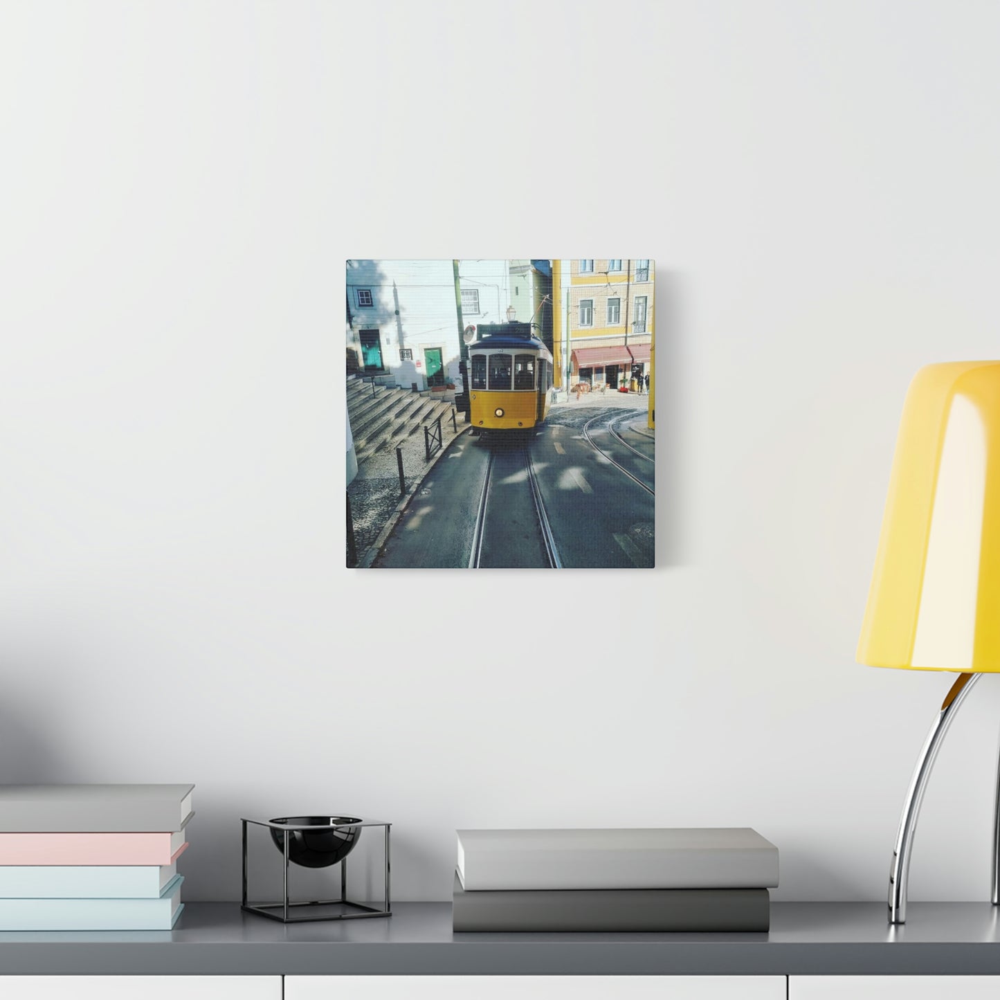 Remodelado Tram | Portugal | Canvas