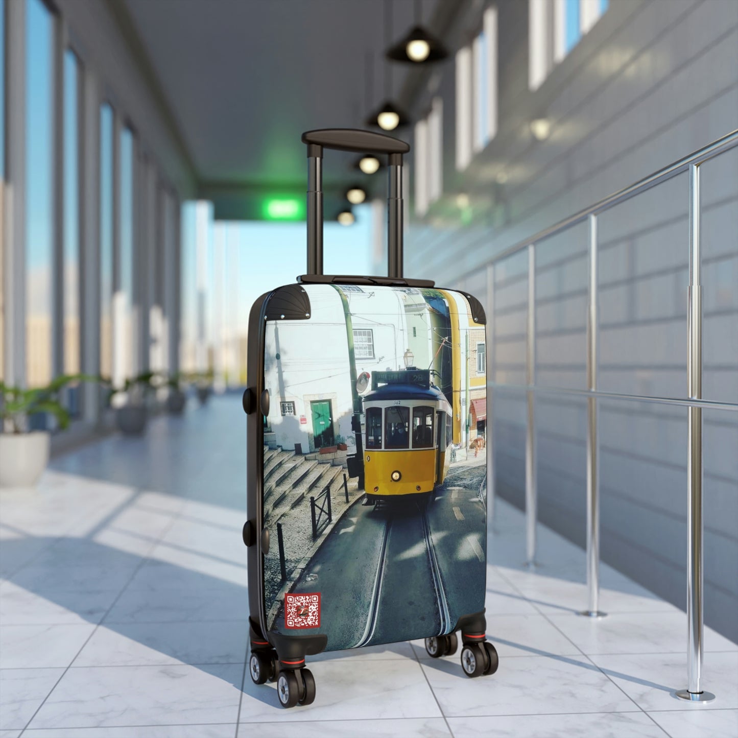 Remodelado Tram | Portugal | Suitcases