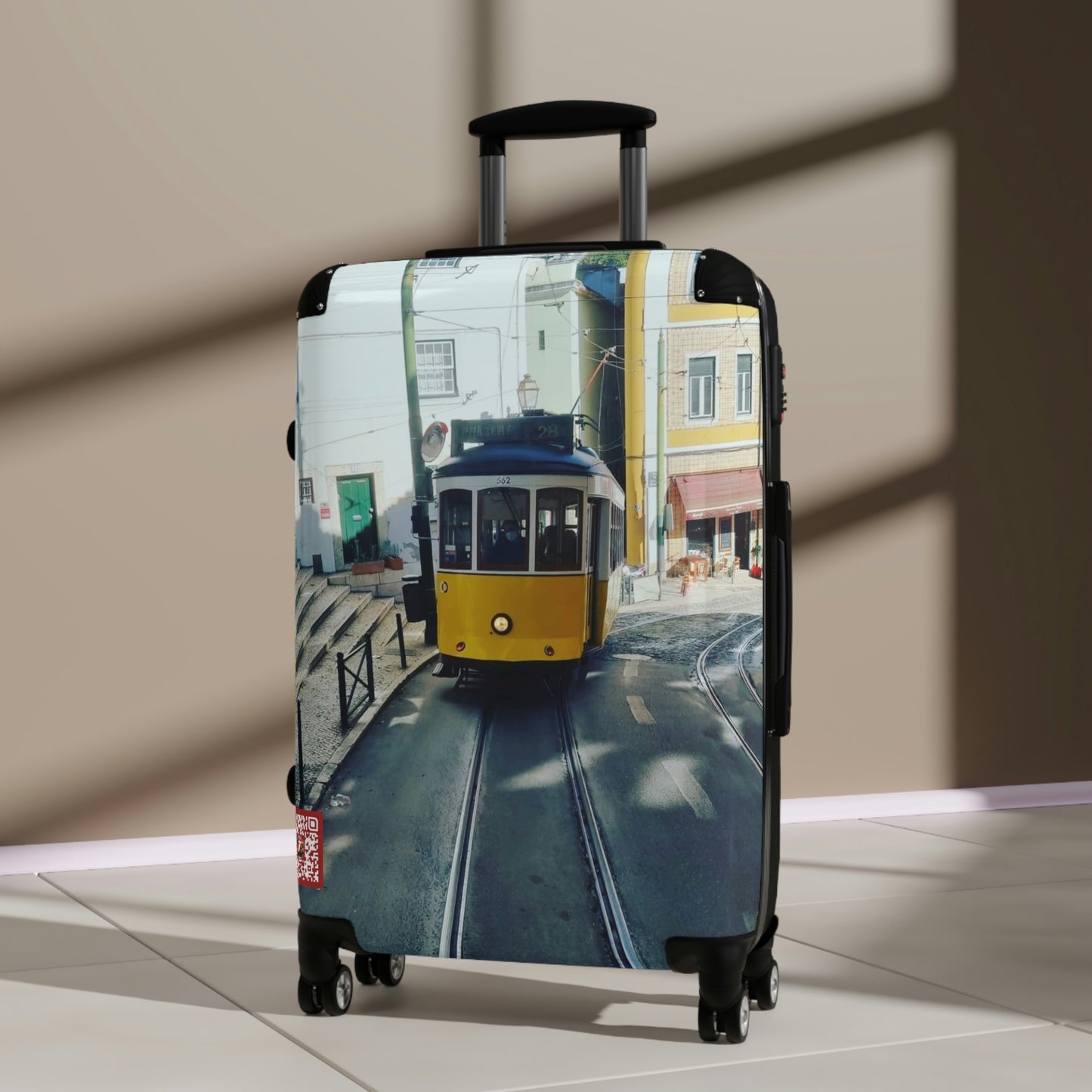 Remodelado Tram | Portugal | Suitcases